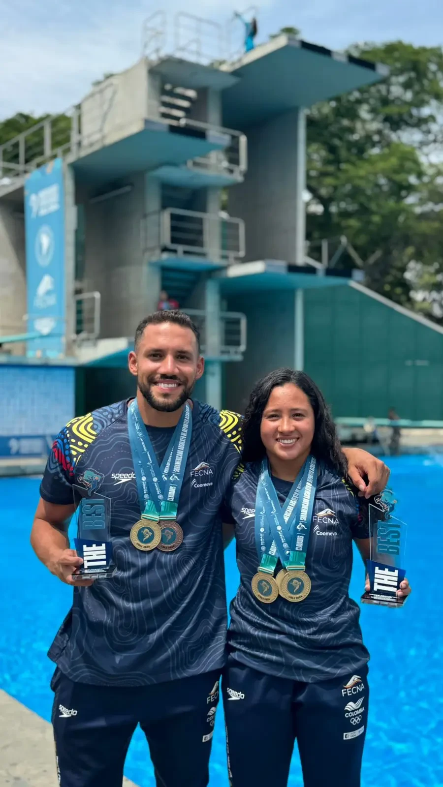 Daniela Zapata celebrando su premio como mejor deportista en el Sudamericano Absoluto